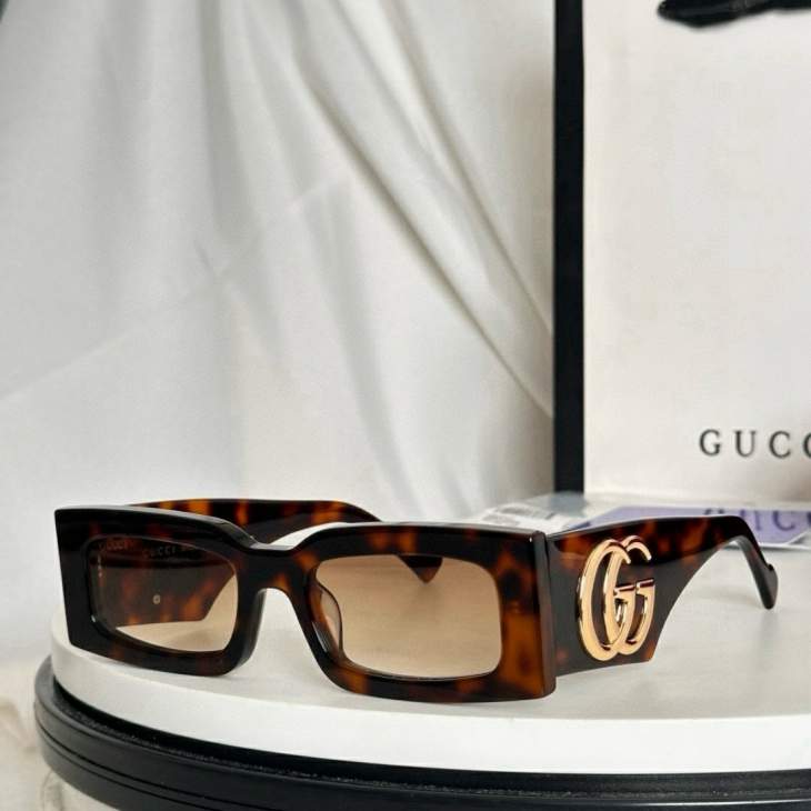 Picture of Gucci Sunglasses _SKUfw79398877fw